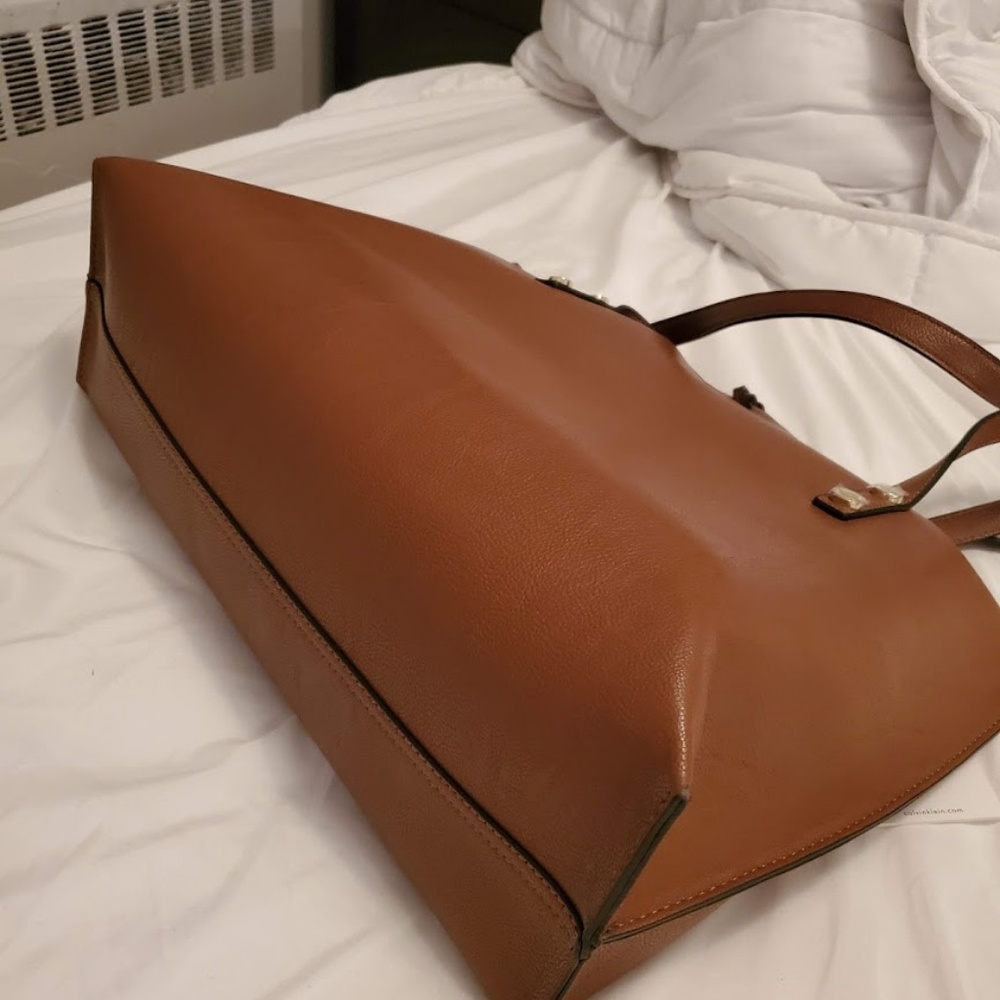 🔥[SOLD] NWT Authentic Calvin Klein Shoulder Bag - Picture 5 of 8